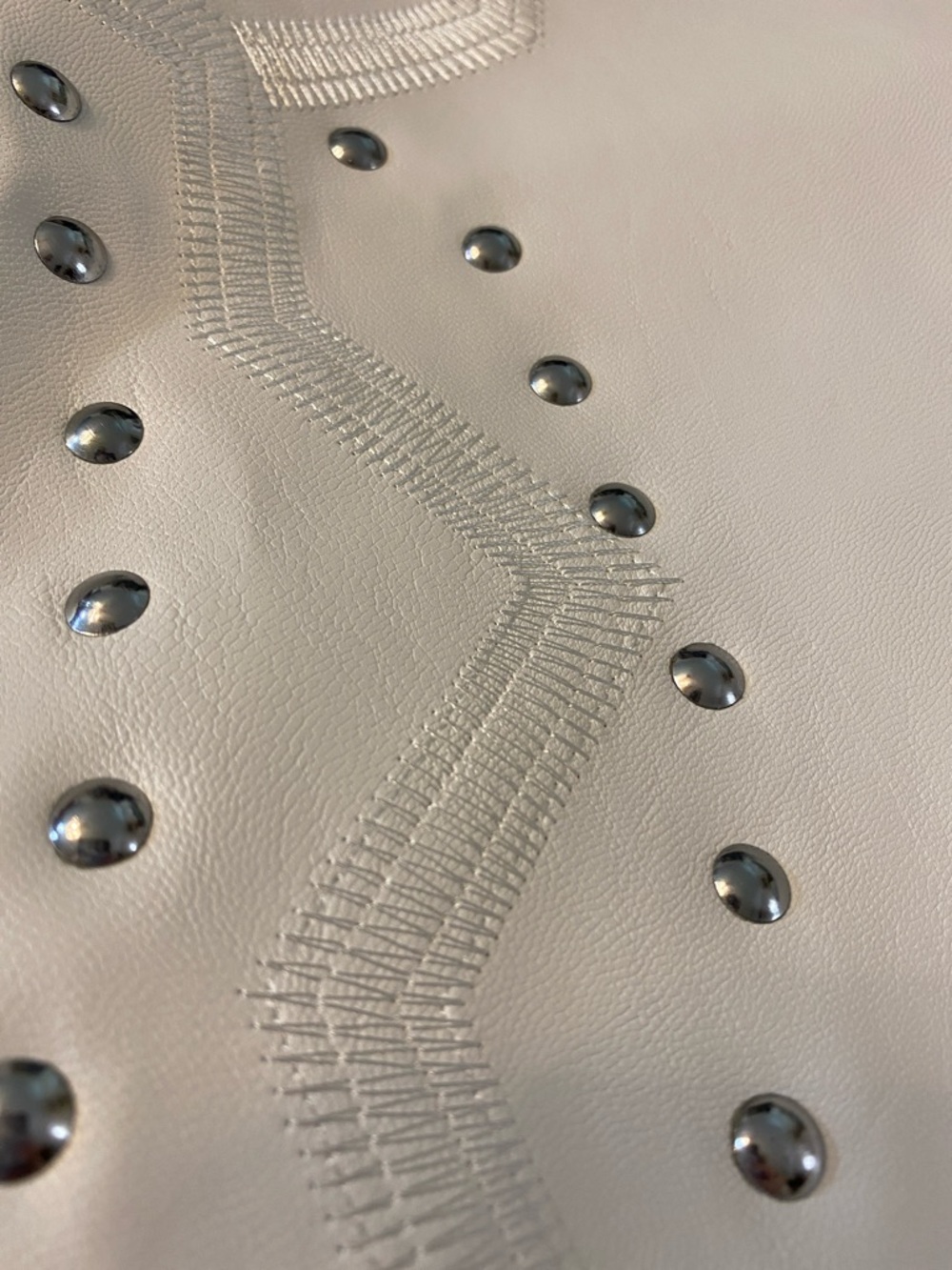 Pamela McCoy White Pearl Faux Leather Studded Zip Front Jacket Large - Picture 9 of 10